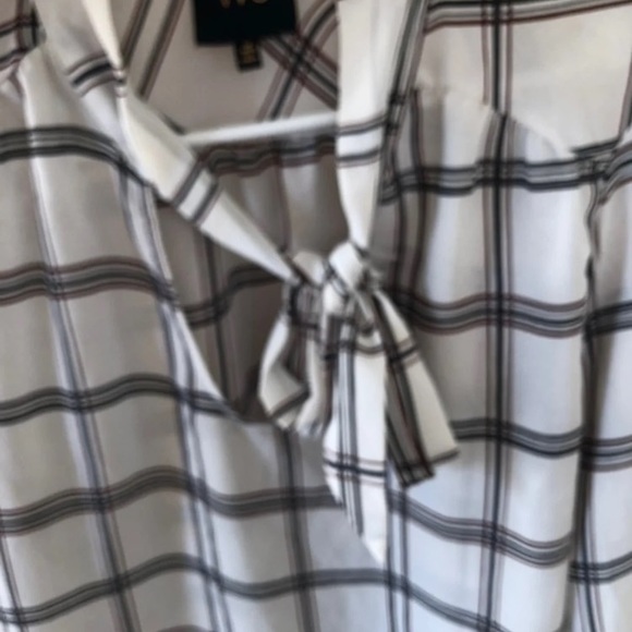 Bow Tie blouse - Picture 2 of 2